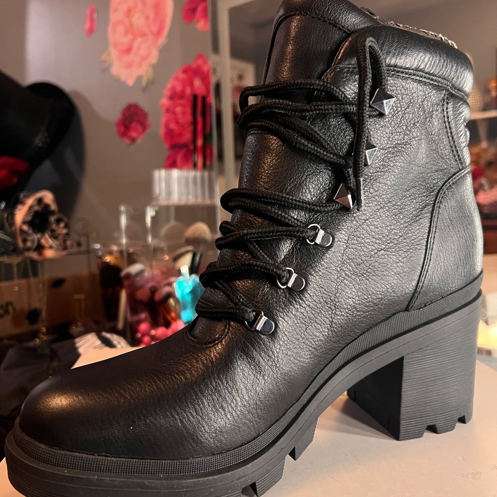 Marc Fisher size 10 leather boots bnwt